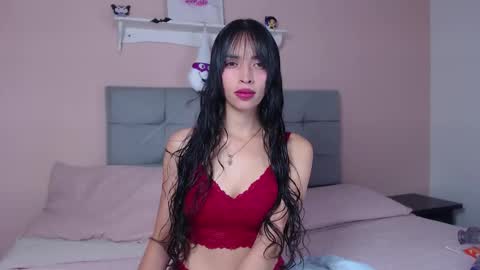 Snapshot of dolce_horny chatting on 11/04/25, 12:48 Dolce online show from 11/04/25, 12:48