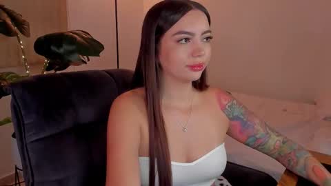 Snapshot of dolcebaddie chatting on 11/06/25, 01:50 Hii Dont forget to follow me . online show from 11/06/25, 01:50