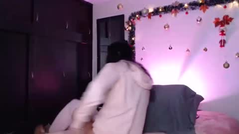 Snapshot of dolceclown_ chatting on 12/23/24, 05:28 dolceclown_ online show from 12/23/24, 05:28