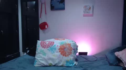 Snapshot of dolceclown_ chatting on 09/11/25, 03:28 dolceclown_ online show from 09/11/25, 03:28