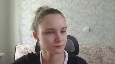 Snapshot of dolcezza_ chatting on 05/23/26, 11:25 dolcezza_ online show from 05/23/26, 11:25