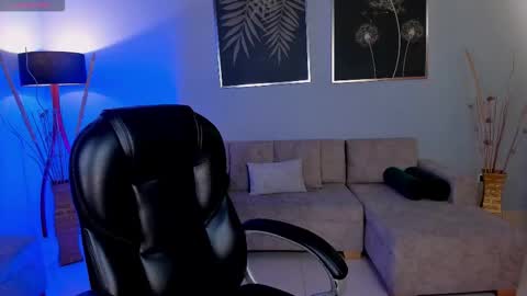 Dolcie  online show from 01/14/26, 07:30