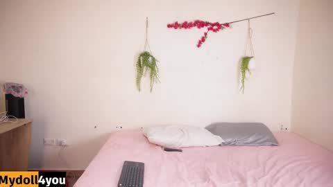 Snapshot of doll4you_ chatting on 03/08/26, 01:26 Alice y Ros online show from 03/08/26, 01:26