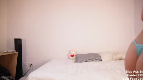 Snapshot of doll4you_ chatting on 04/14/26, 10:21 Alice y Ros online show from 04/14/26, 10:21