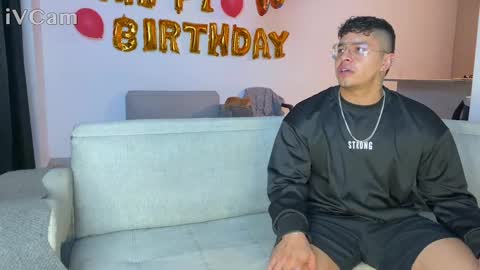 Snapshot of doll_and_sex chatting on 04/18/26, 04:16 Auro and Santiago online show from 04/18/26, 04:16