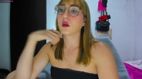 Snapshot of doll_andrea_ chatting on 06/08/26, 01:28 ANDREA online show from 06/08/26, 01:28