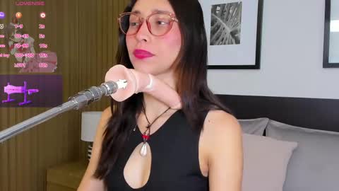 Bella  online show from 04/18/26, 07:58