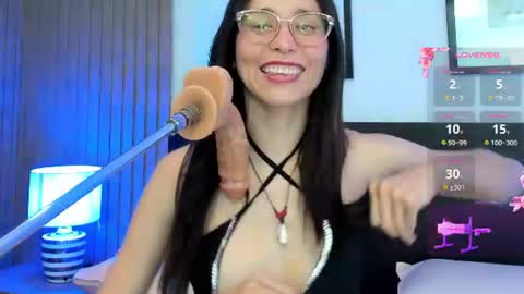 Snapshot of doll_bella_ chatting on 07/12/26, 08:00 Bella online show from 07/12/26, 08:00