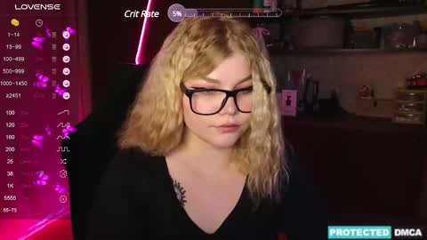 Chloe online show from 12/04/24, 11:24