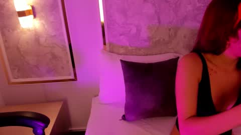 Snapshot of doll_eyeess_ chatting on 11/20/25, 02:34 D online show from 11/20/25, 02:34