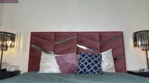 Snapshot of doll_from_venus chatting on 09/27/25, 01:16 Dorothy Mayfield online show from 09/27/25, 01:16