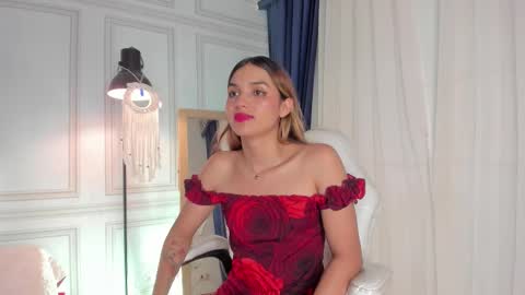 doll_isa_ online show from 11/27/25, 07:27