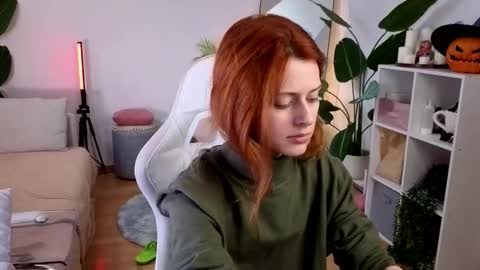 Your doll Lesli online show from 10/19/25, 09:21