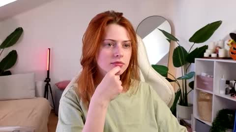 Your doll Lesli online show from 10/24/25, 09:28