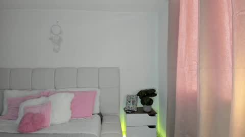 Snapshot of doll_oriana chatting on 03/31/26, 08:53 doll_oriana online show from 03/31/26, 08:53