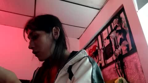 Snapshot of doll_sary chatting on 12/31/24, 03:45 Catherine XXX online show from 12/31/24, 03:45