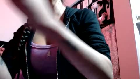 Snapshot of doll_sary chatting on 01/08/25, 04:55 Catherine XXX online show from 01/08/25, 04:55