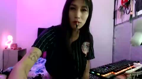 Snapshot of doll_sary chatting on 02/10/25, 01:03 Catherine XXX online show from 02/10/25, 01:03