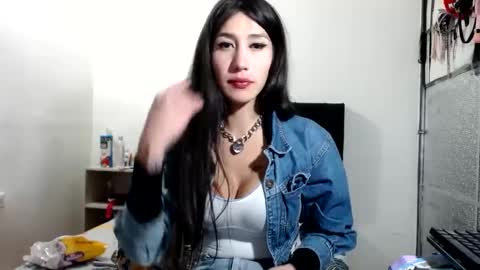 Snapshot of doll_sary chatting on 02/22/25, 08:40 Catherine XXX online show from 02/22/25, 08:40