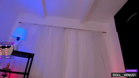 Snapshot of doll_venus chatting on 02/21/25, 01:11 Roxana independent model can you help me reach 100 hands up uwu online show from 02/21/25, 01:11