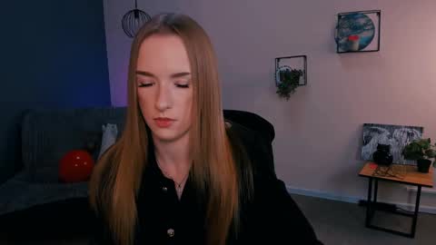 doll_vey online show from 02/28/25, 03:48