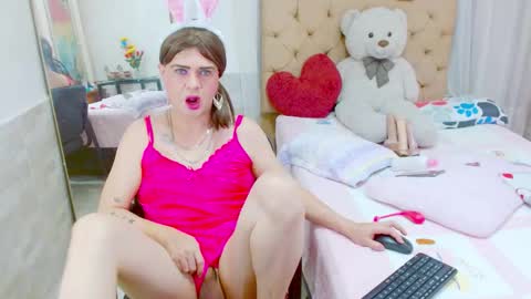 Snapshot of dolldirtyxxx1 chatting on 01/12/26, 05:01 ilona online show from 01/12/26, 05:01