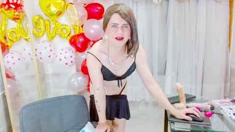 Snapshot of dolldirtyxxx1 chatting on 02/15/26, 07:54 ilona online show from 02/15/26, 07:54