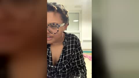 Snapshot of dolliastarz chatting on 02/19/26, 05:53 Dolla online show from 02/19/26, 05:53