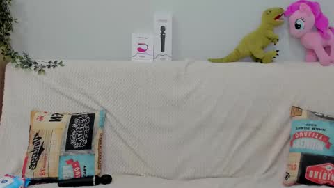 dolliemina online show from 12/14/25, 02:17