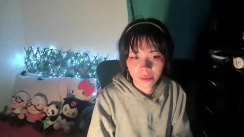 Snapshot of dolliette chatting on 09/24/25, 02:15 mina online show from 09/24/25, 02:15