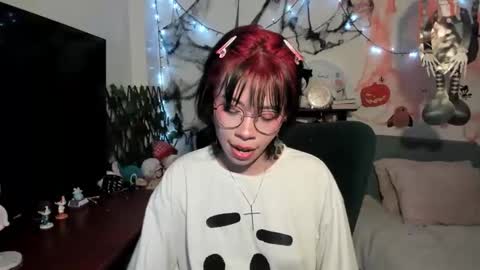 Snapshot of dolliette chatting on 10/30/25, 09:04 mina online show from 10/30/25, 09:04