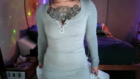 Snapshot of dolllface chatting on 12/18/24, 08:42 DOLLLFACE online show from 12/18/24, 08:42