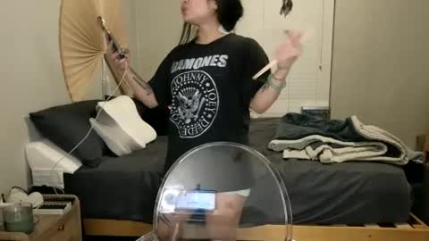 Snapshot of dolllface chatting on 12/31/24, 11:49 DOLLLFACE online show from 12/31/24, 11:49