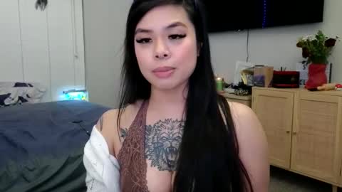 Snapshot of dolllface chatting on 02/05/25, 09:36 DOLLLFACE online show from 02/05/25, 09:36