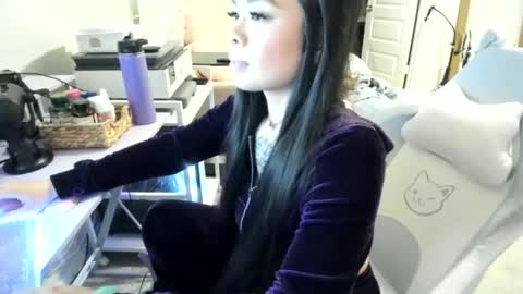 Snapshot of dolllface chatting on 03/07/26, 02:08 DOLLLFACE online show from 03/07/26, 02:08