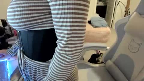 Snapshot of dolllface chatting on 03/13/26, 02:07 DOLLLFACE online show from 03/13/26, 02:07