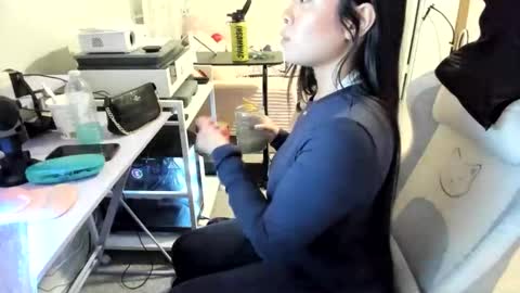 Snapshot of dolllface chatting on 03/15/26, 01:33 DOLLLFACE online show from 03/15/26, 01:33