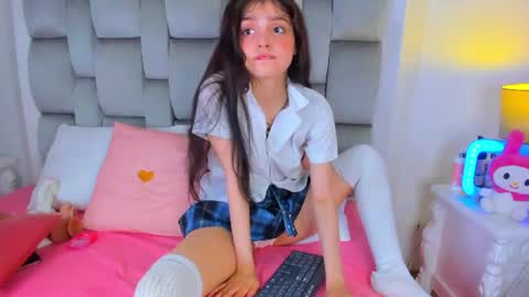 Snapshot of dolly_kitter chatting on 06/29/26, 11:54 dolly_kitter online show from 06/29/26, 11:54