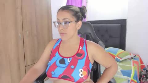 Snapshot of dolly_walker chatting on 10/15/25, 08:09 dolly walker online show from 10/15/25, 08:09