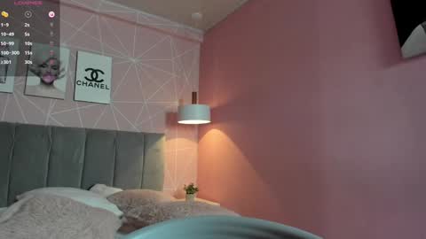 Snapshot of dolly_zoe chatting on 01/07/25, 07:42 Call me Zoe online show from 01/07/25, 07:42