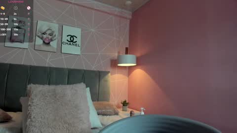 Snapshot of dolly_zoe chatting on 01/11/25, 10:51 Call me Zoe online show from 01/11/25, 10:51