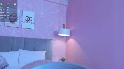 Snapshot of dolly_zoe chatting on 02/14/25, 09:03 Call me Zoe online show from 02/14/25, 09:03