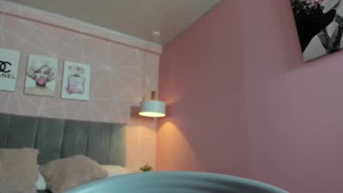 Snapshot of dolly_zoe chatting on 02/18/25, 05:20 Call me Zoe online show from 02/18/25, 05:20