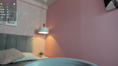 Snapshot of dolly_zoe chatting on 02/18/25, 08:27 Call me Zoe online show from 02/18/25, 08:27