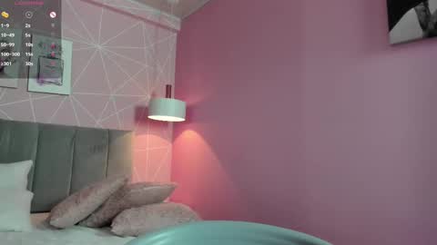 Snapshot of dolly_zoe chatting on 02/24/25, 08:49 Call me Zoe online show from 02/24/25, 08:49