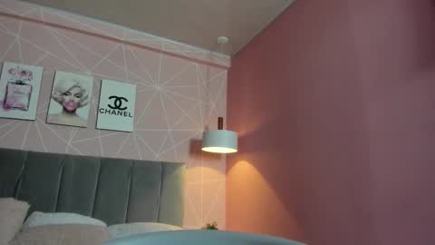 Snapshot of dolly_zoe chatting on 09/16/25, 11:06 Call me Zoe online show from 09/16/25, 11:06