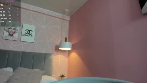 Snapshot of dolly_zoe chatting on 09/22/25, 10:34 Call me Zoe online show from 09/22/25, 10:34