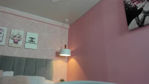 Snapshot of dolly_zoe chatting on 09/29/25, 10:25 Call me Zoe online show from 09/29/25, 10:25