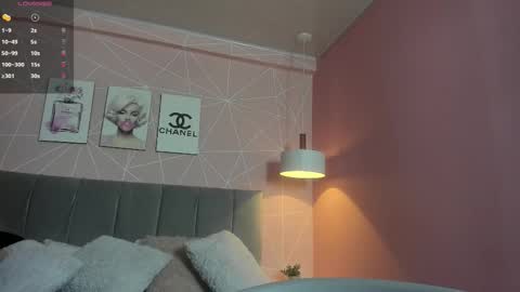 Snapshot of dolly_zoe chatting on 10/21/25, 10:32 Call me Zoe online show from 10/21/25, 10:32