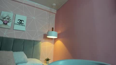 Snapshot of dolly_zoe chatting on 11/05/25, 10:43 Call me Zoe online show from 11/05/25, 10:43